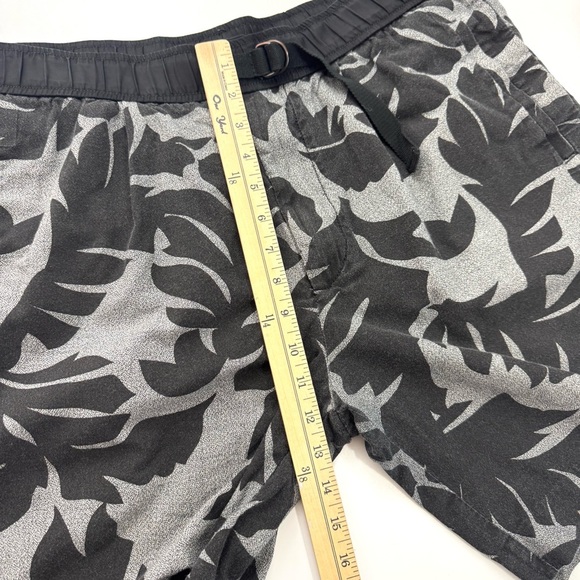 Diesel Men’s XXL Black & Grey Palm Gradient Shorts Cotton Casual /Coastal Resort - Picture 9 of 11